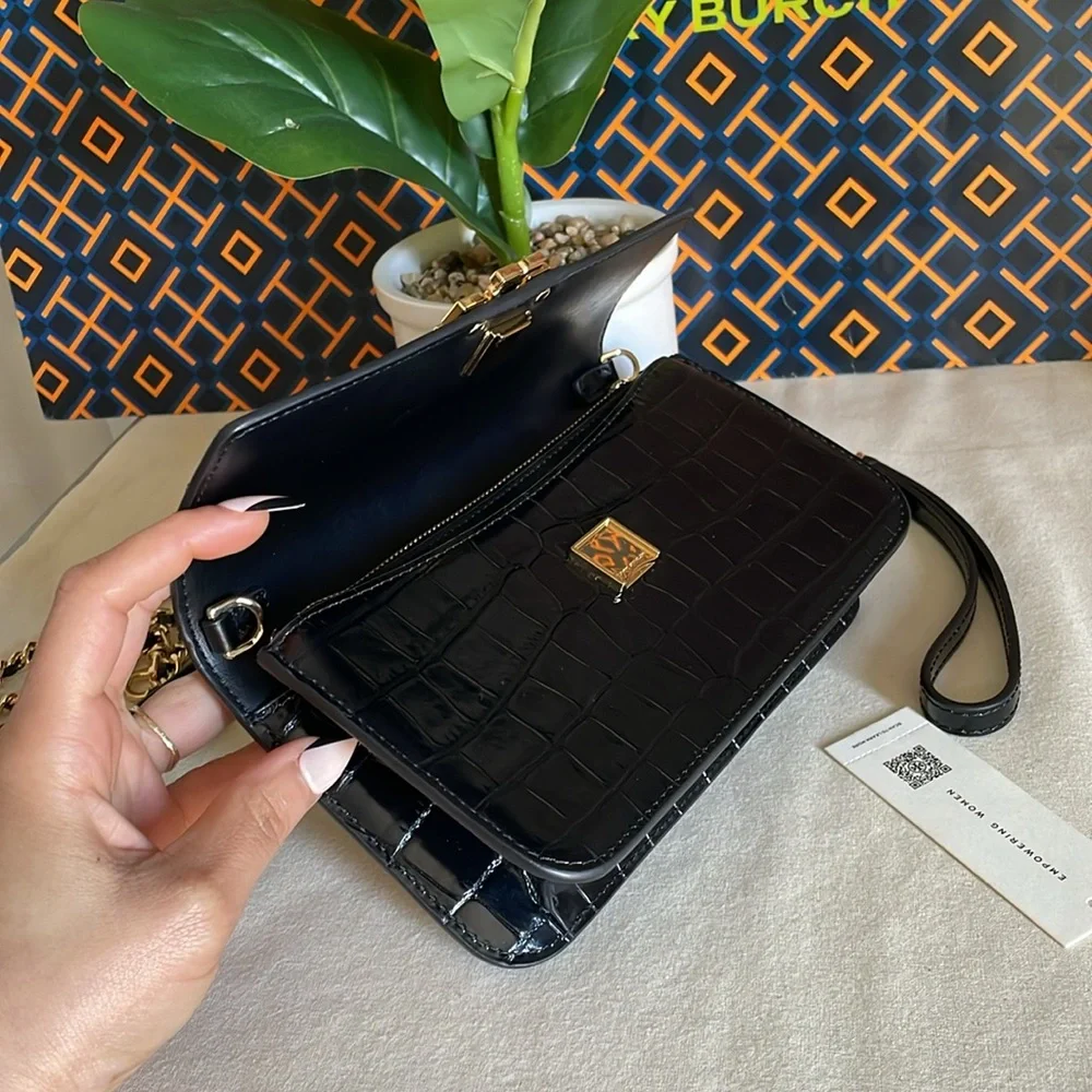 NWT Tory Burch Britten embossed chain wallet w wristlet crossbody Bag black $500